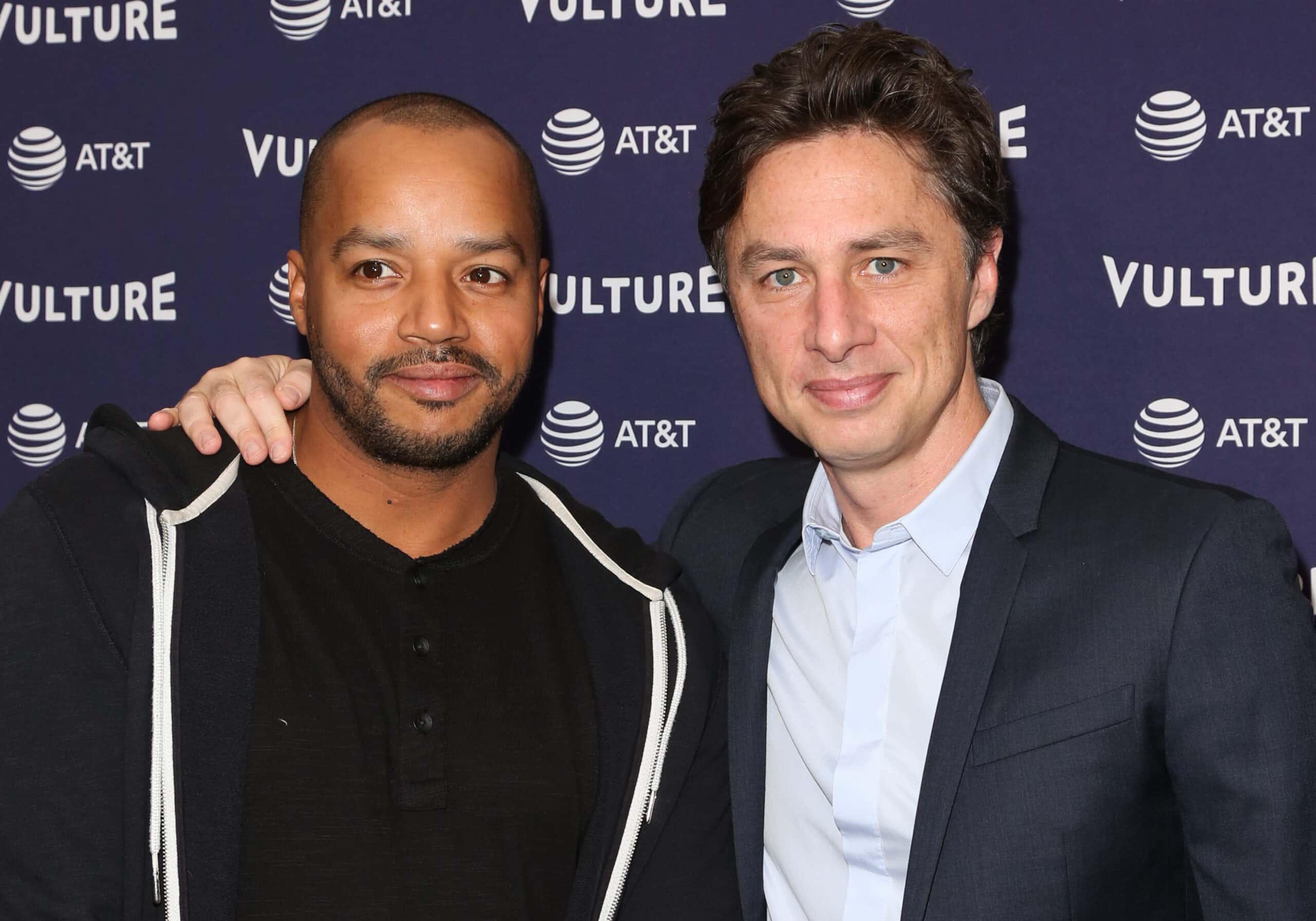 erleben sie den scrubs-neustart mit zach braff und donald faison – die kultige serie kehrt mit neuen abenteuern und viel humor zurück!