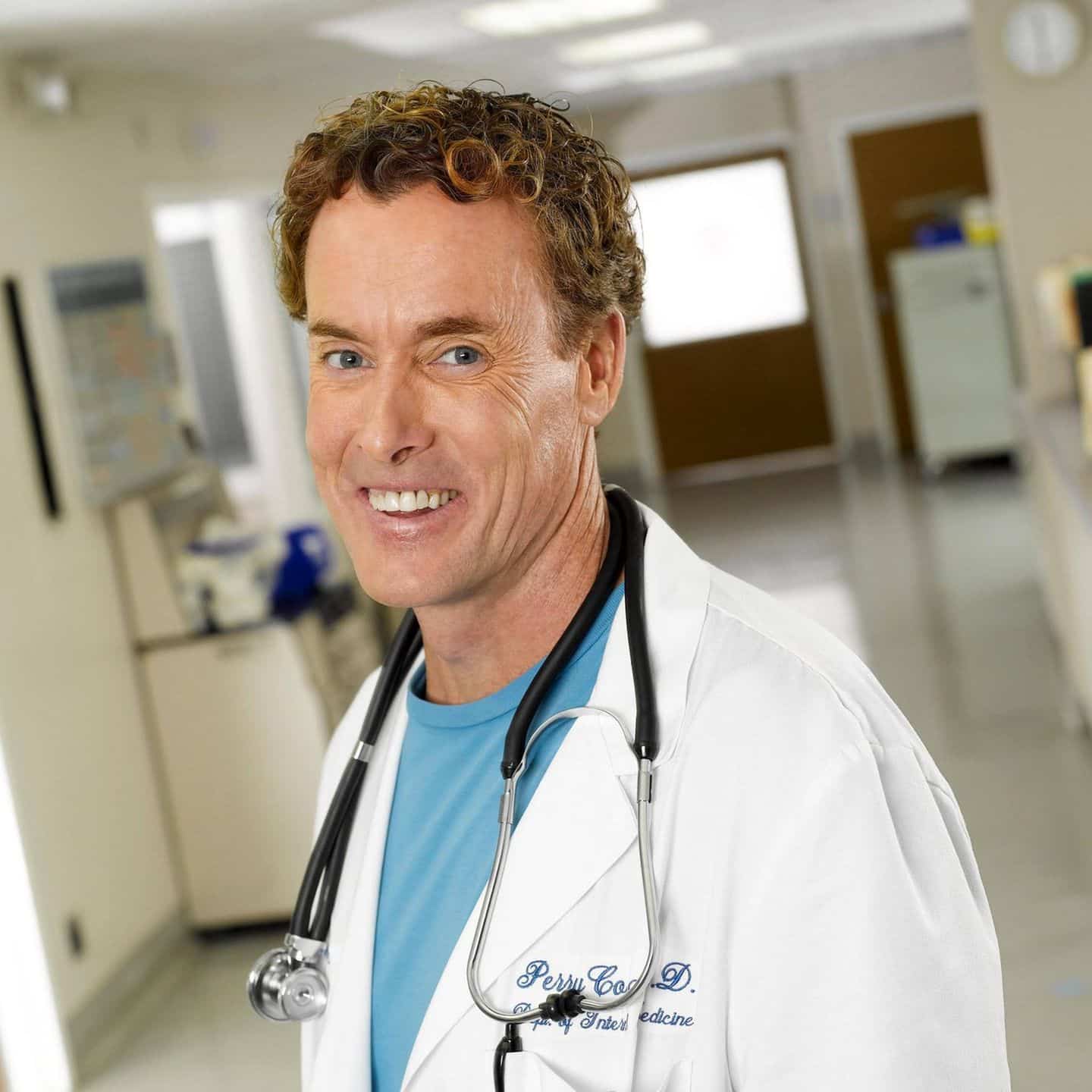 die stars von scrubs feiern ihr comeback und begeistern fans mit neuen abenteuern und bekannten gesichtern in der kultserie.