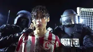 entdecken sie die top 10 tv-serien im februar und verpassen sie keine spannenden neuerscheinungen und highlights des monats.
