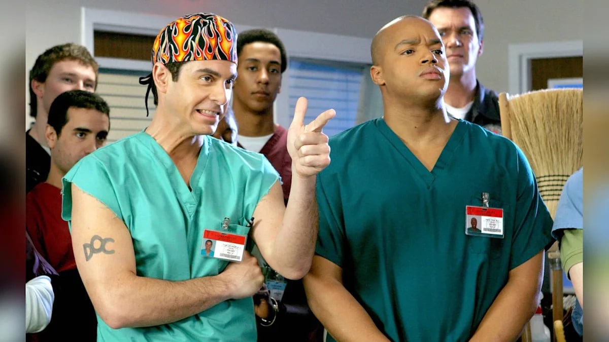 erfahren sie, warum ein beliebter 'scrubs'-charakter im reboot fehlt und wie zach braff die entscheidung erklärt.