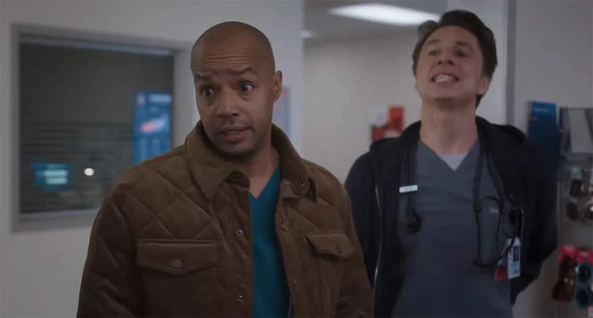 entdecken sie den neuen scrubs-trailer mit zach braff und donald faison – die beliebten charaktere kehren zurück für mehr comedy und herz.
