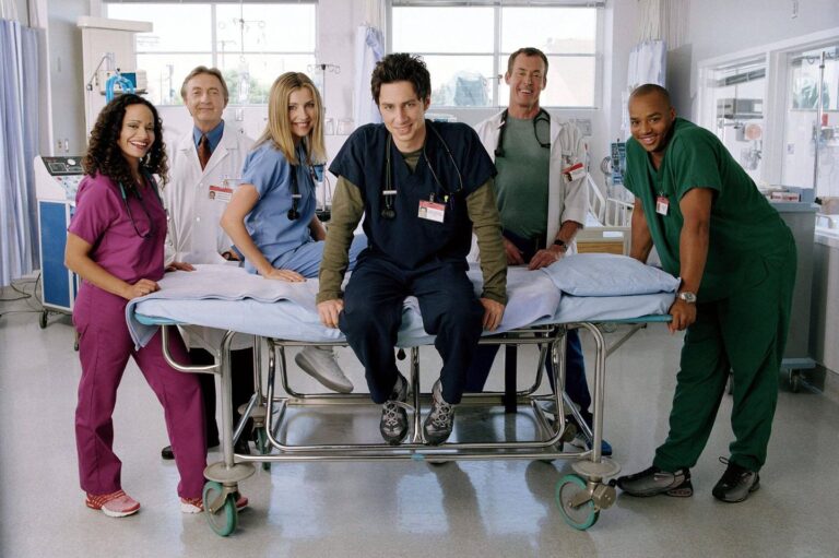 das scrubs-reboot korrigiert die fehler der originalserie und bietet eine frische, unterhaltsame perspektive auf die beliebte krankenhausserie.