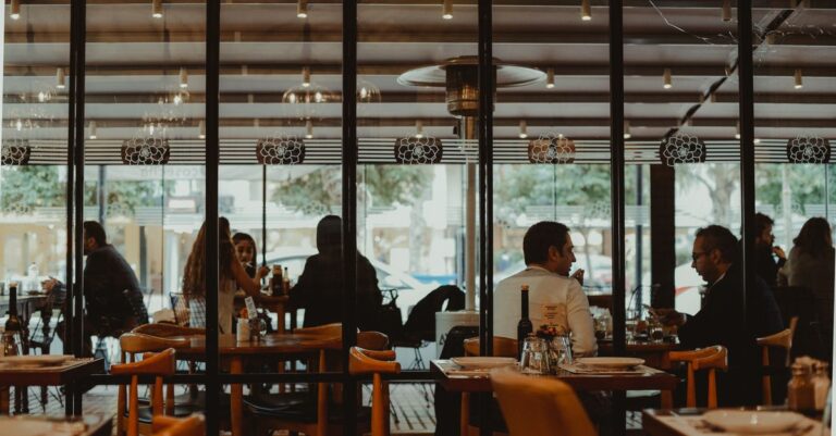 découvrez notre restaurant offrant une cuisine savoureuse, un cadre chaleureux et un service convivial pour une expérience culinaire inoubliable.